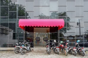 Front of property - RedDoorz @ Jalan Kartini Semarang (Semarang)