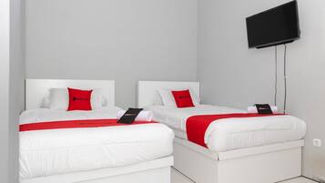 Chambre avec lits jumeaux (Reddoorz) | Draps fournis