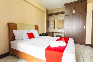 Room - RedDoorz Apartment @ Gateway Cicadas (Bandung)