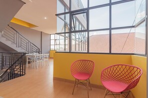 Interior - RedDoorz Plus near Taman Budaya Samarinda (Samarinda)
