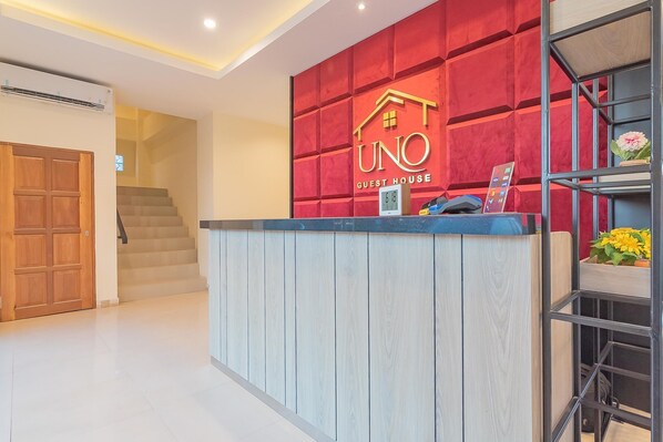 Reception - RedDoorz Plus @ Siradj Salman Samarinda (Samarinda)