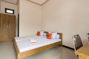 Twin Room - KoolKost Syariah near UPN Veteran (Surabaya)