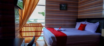 RedDoorz near Kendari Beach 2