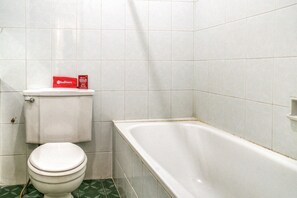 Douche, articles de toilette gratuits, serviettes fournies