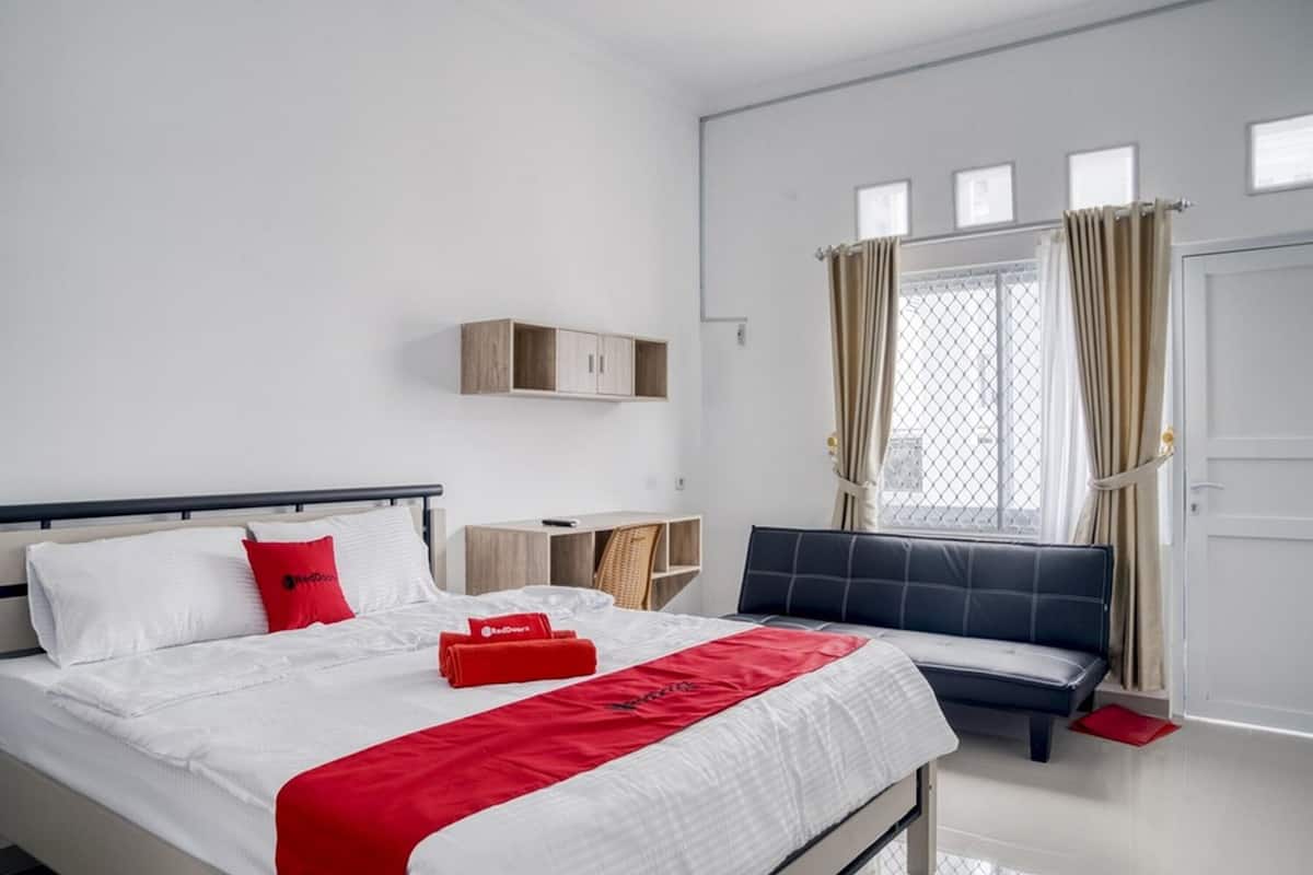 Premium Room (Reddoorz)
