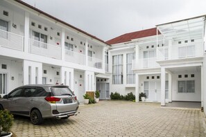 Front of property - RedDoorz Syariah near RSUD Kota Bogor (Bogor)