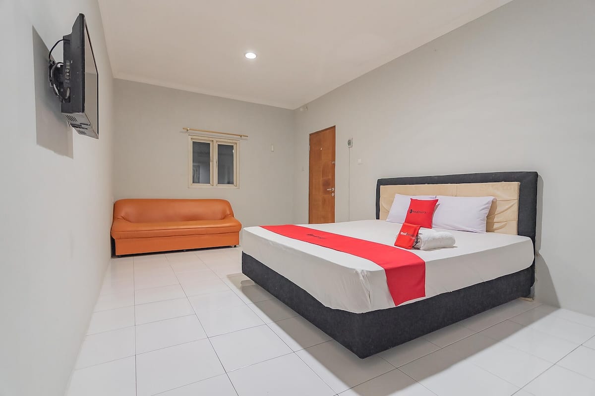 Deluxe Room (Reddoorz)