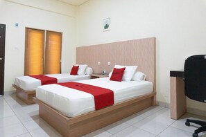 Room - RedDoorz Syariah near Sultan Muhammad Kaharuddin Airport (Sumbawa Besar)