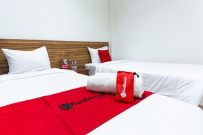 Twin Room (Reddoorz)