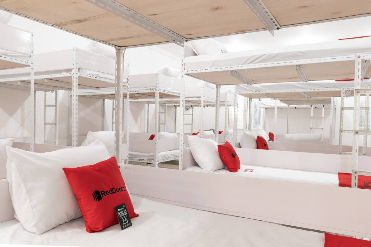 Dormitorio compartido, solo para hombres (Reddoorz)