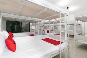 Dormitorio compartido, solo para hombres (Reddoorz)