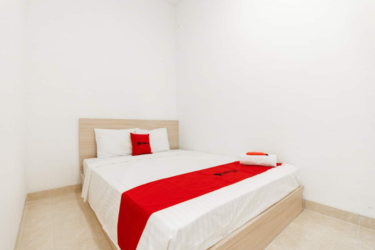 Double Room (Reddoorz)