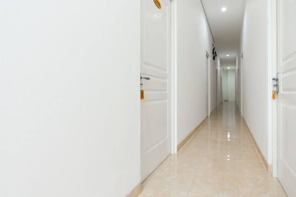 Hallway - RedDoorz @ Graha Cemerlang Maros (Mandai)