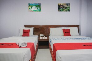 Family Room (Reddoorz) - RedDoorz near Nagoya Hill Mall Batam 5 (Batam)