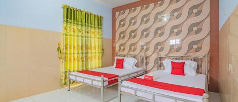 Twin Room (Reddoorz)