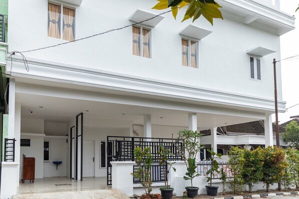 Front of property - RedDoorz @ Medan Johor (Medan)