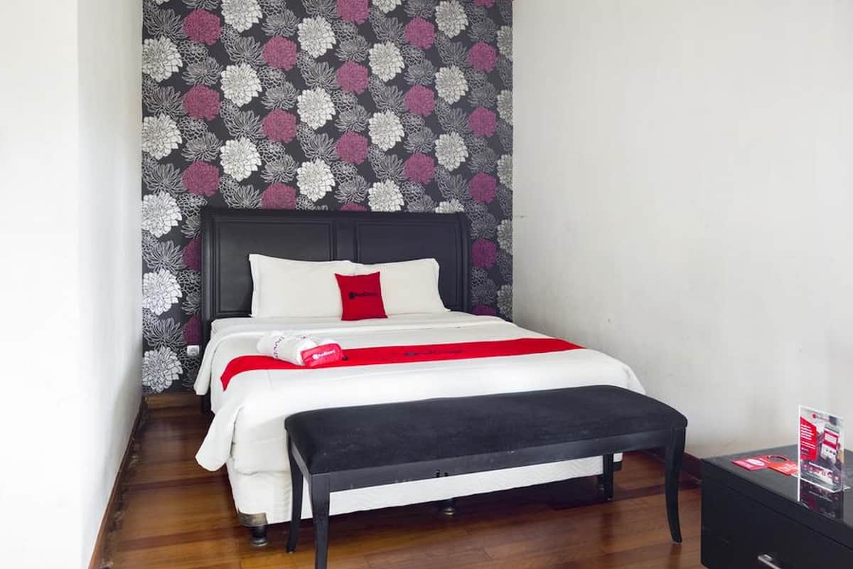 Habitación doble (Reddoorz) | Ropa de cama