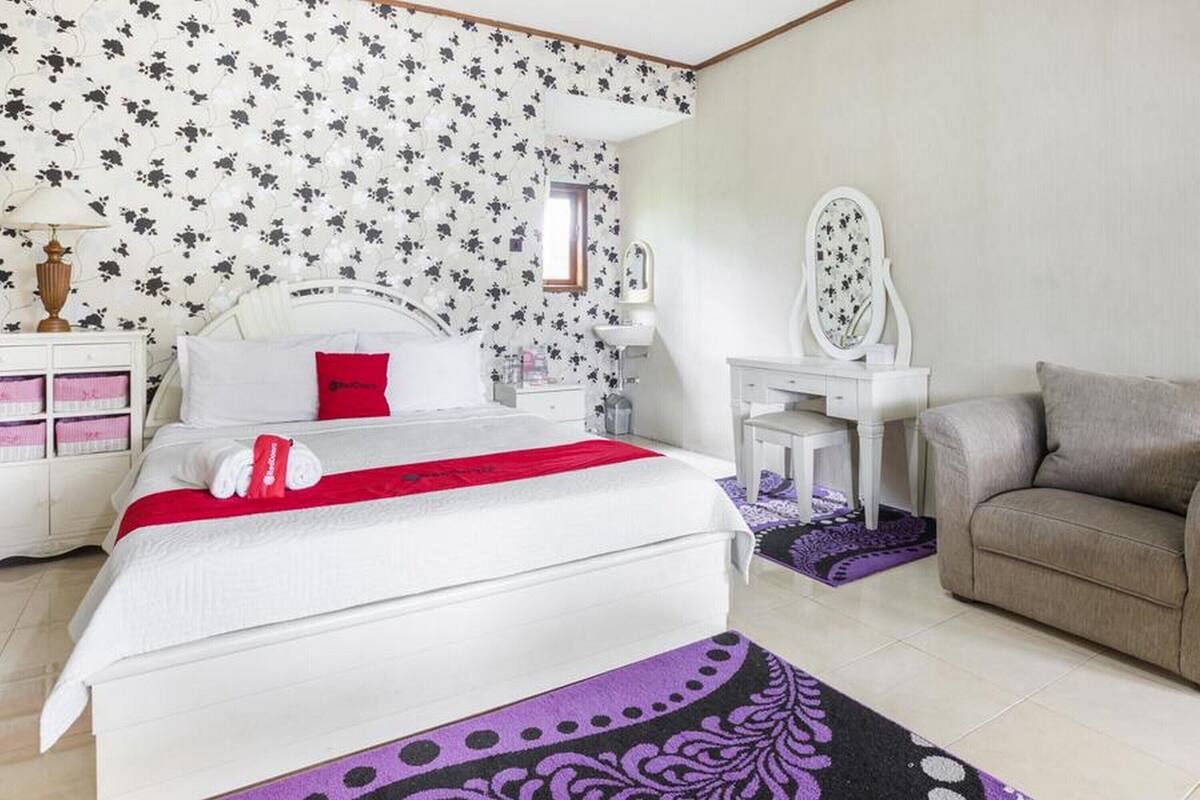 Habitación Deluxe (Reddoorz) | Ropa de cama