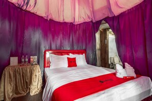 Bed sheets - RedDoorz @ Apache Camp (Batu)