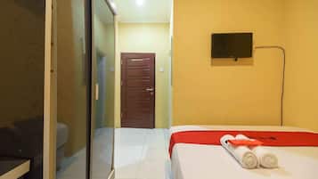 Kamar Double (Reddoorz) | Wi-Fi gratis dan seprai linen