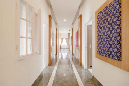 RedDoorz Plus Syariah @ Jalan Dr Sutomo Padang