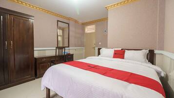 Double Room (Reddoorz) | Bed sheets