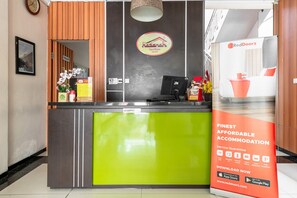 Quầy tiếp tân
