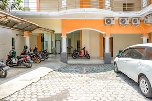 Front of property - RedDoorz Syariah @ Jalan Simpang Gajayana (Malang)