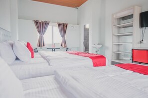 Family Room (Reddoorz) | Bed sheets - RedDoorz @ Jalan Pangeran Antasari Lampung 2 (Bandar Lampung)