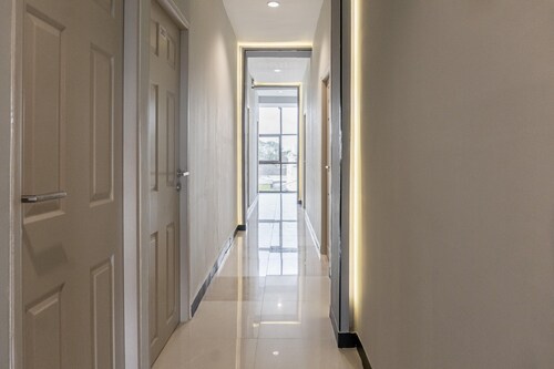 RedDoorz Plus near Millenium ICT Centre Medan 2