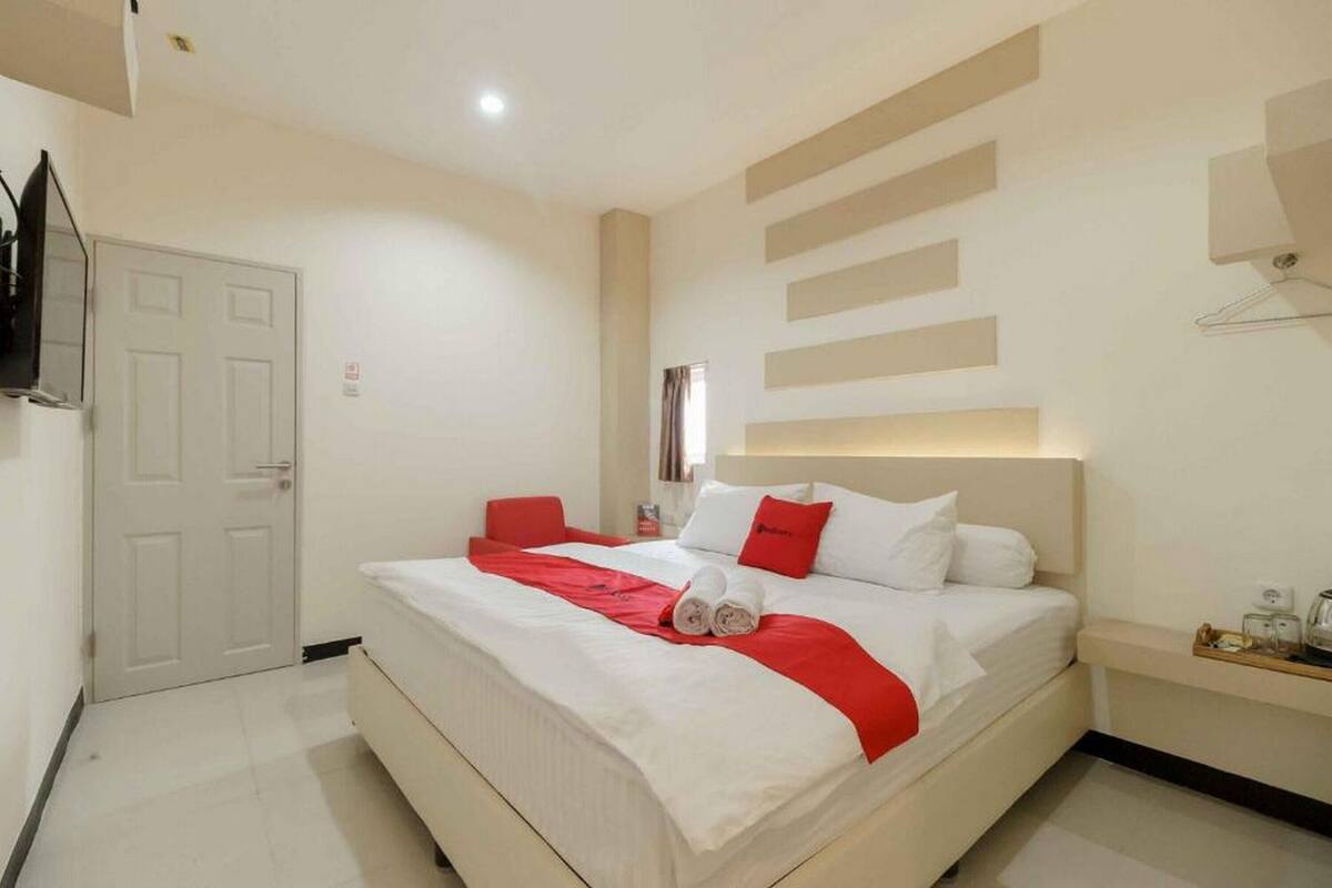 Premium Room (Reddoorz) | Bed sheets