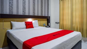 Phòng Deluxe (Reddoorz) | Bộ trải giường