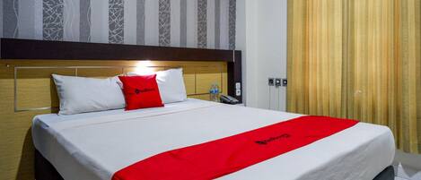 Deluxe Room (Reddoorz) | Bed sheets