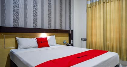 RedDoorz @ Hotel Bumi Palupy