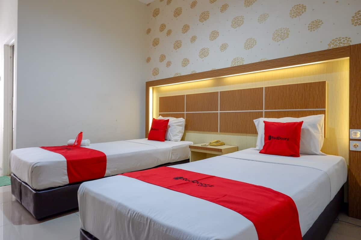 Twin Room (Reddoorz) | Cadar katil