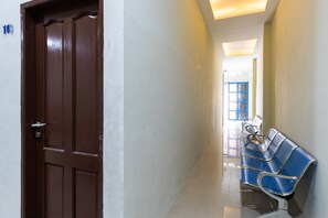 Hallway - RedDoorz near Medan Amplas (Medan)