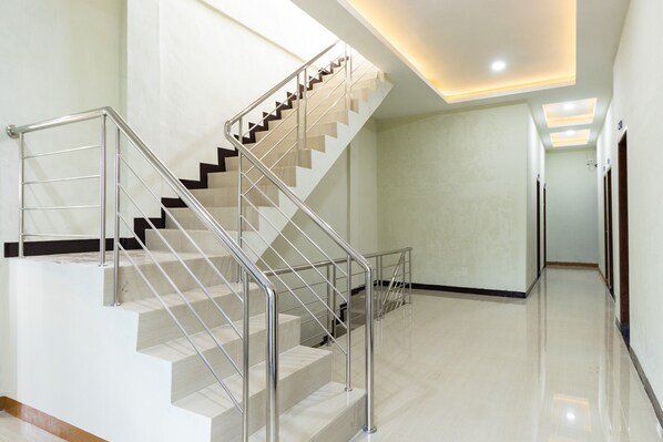 Staircase - RedDoorz near Medan Amplas (Medan)