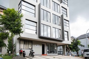 Front of property - RedDoorz Plus near ICE BSD 2 (Pagedangan)