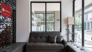 Lobby sitting area - RedDoorz Plus near ICE BSD 2 (Pagedangan)