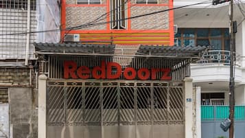 施設の正面