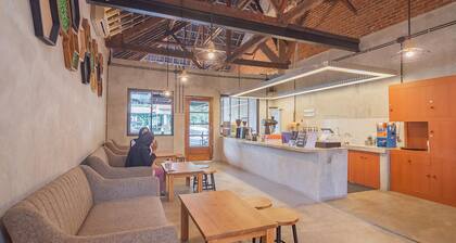 RedDoorz near Alun-Alun Garut