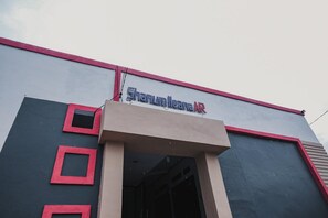 Front of property - RedDoorz near Jalan Soeprapto Bengkulu (Bengkulu)