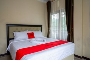 Suite (Reddoorz) | Schreibtisch, kostenloses WLAN, Bettwäsche