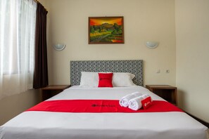 Room - RedDoorz Plus near Balai Kota Batu 2 (Batu)