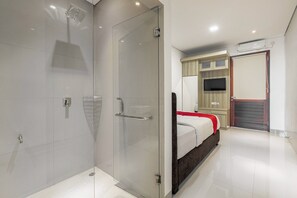 Kamar Deluks, balkon (Reddoorz) | Seprai linen