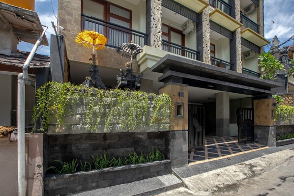 Bagian depan properti