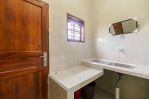 Chambre Premium (Reddoorz) | Draps fournis