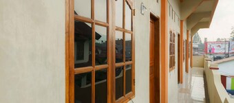 RedDoorz near Bukit Kubu Berastagi