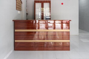 Quầy tiếp tân