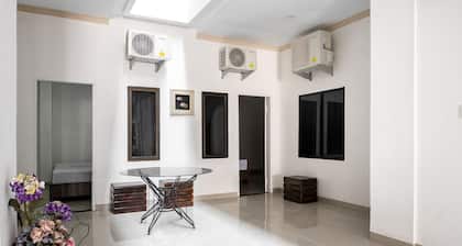 RedDoorz Syariah near Stadion Teladan Medan